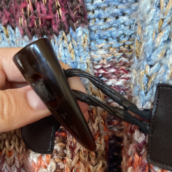 Vintage hooded cardigan with toggle buttons - Picture 3 of 8